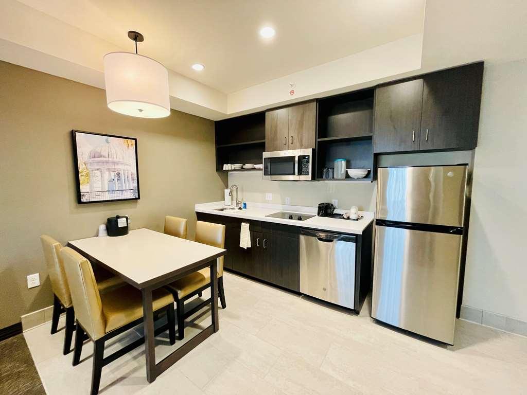 Best Western Plus Executive Residency Jackson Northeast Room photo